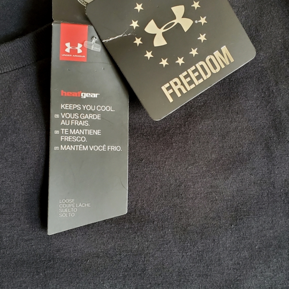 Under Armour Men's Tee Size XL - Picture 5 of 6